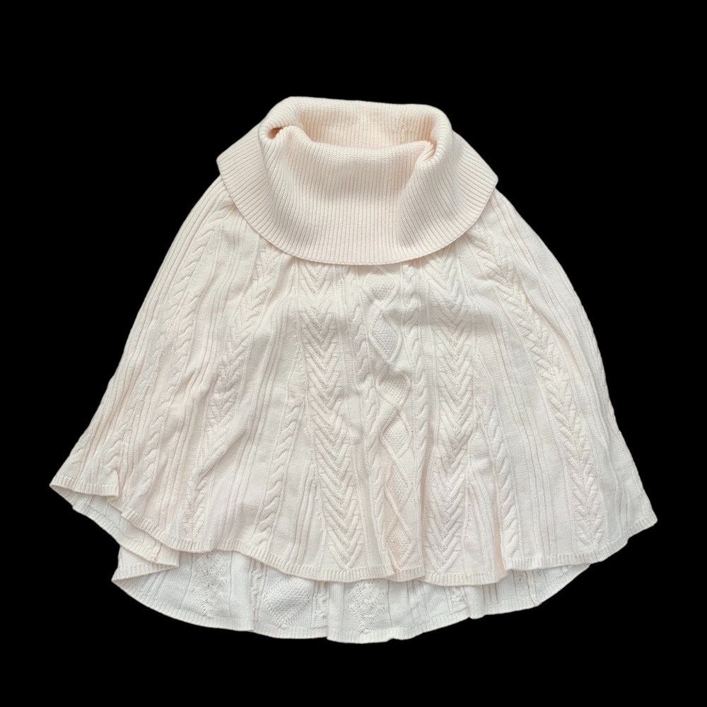 White House/Black Market cream poncho. Size S